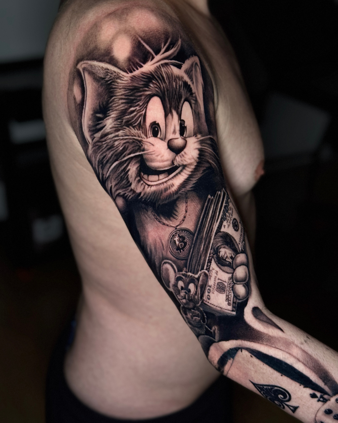tatuagem masculina, tatuagem masculino, tatuagem, realismo, tattoo, piercing, foto de tatuagens masculinas, luzart, preto e cinza, tatuagem no braço masculino - 14