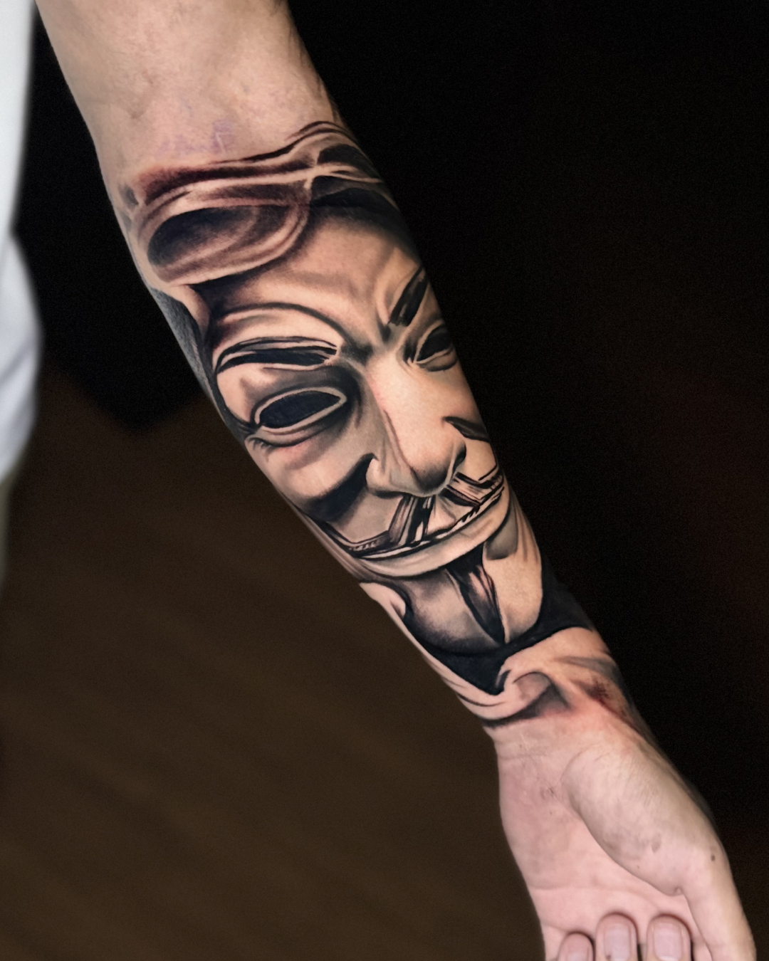 tatuagem masculina, tatuagem masculino, tatuagem, realismo, tattoo, piercing, foto de tatuagens masculinas, luzart, preto e cinza, tatuagem no braço masculino - 17