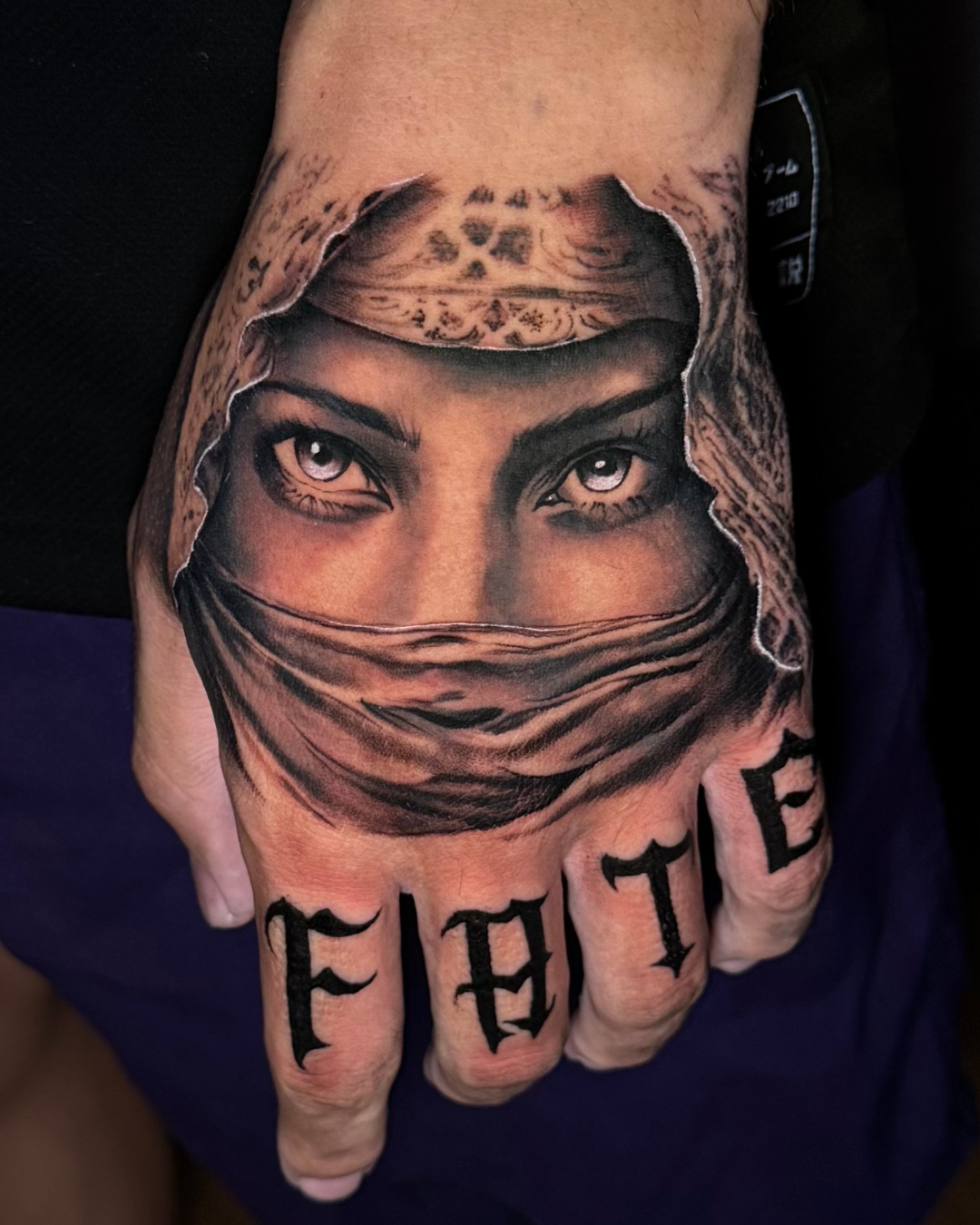 tatuagem masculina, tatuagem masculino, tatuagem, realismo, tattoo, piercing, foto de tatuagens masculinas, luzart, preto e cinza, tatuagem no braço masculino - 22